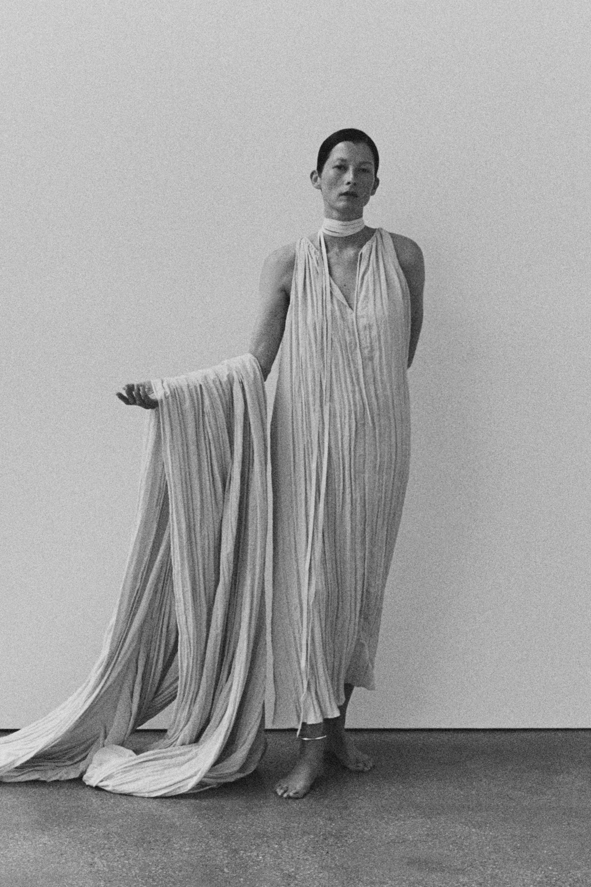 ZW COLLECTION FLOWY CRINKLE-EFFECT DRESS